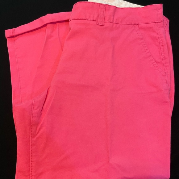 8 Pairs of Crown and Ivy Pants and Capris - Picture 10 of 14